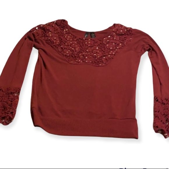 Beautiful Boutique Sweater size Medium - Picture 2 of 8